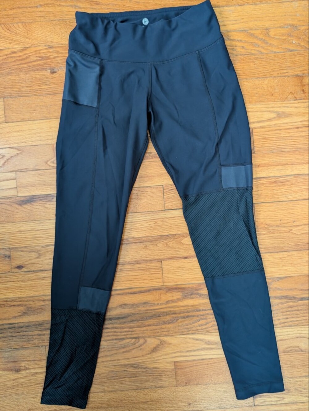 Navy Leggings With Mesh Details!!